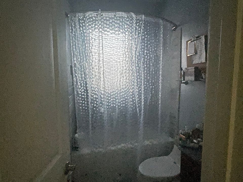 2nd image of 410 15th St NE