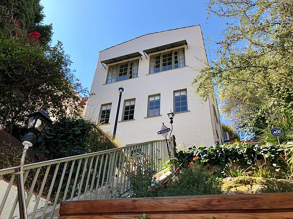 3rd image of 2045 Glencoe Way