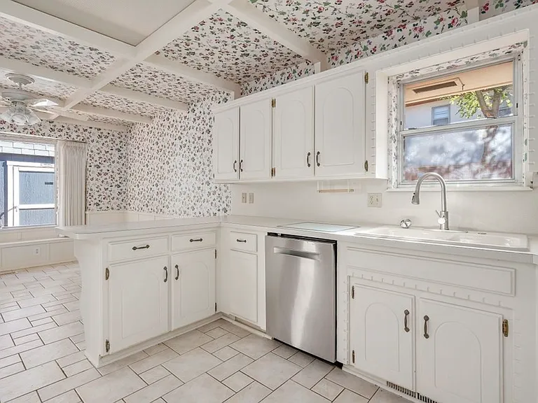 6605 Parkwood Ln — Photo 13
