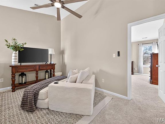 4th image of 100 Carnoustie Ct
