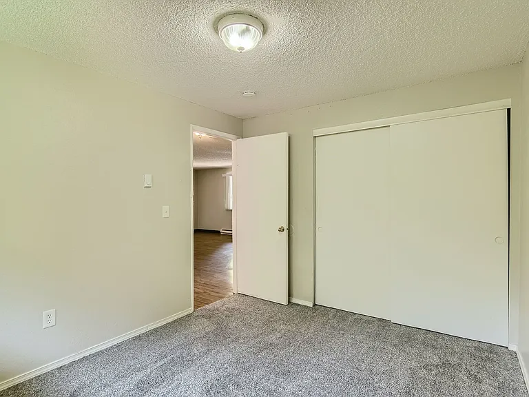 691 Molalla Ave #7 — Photo 2