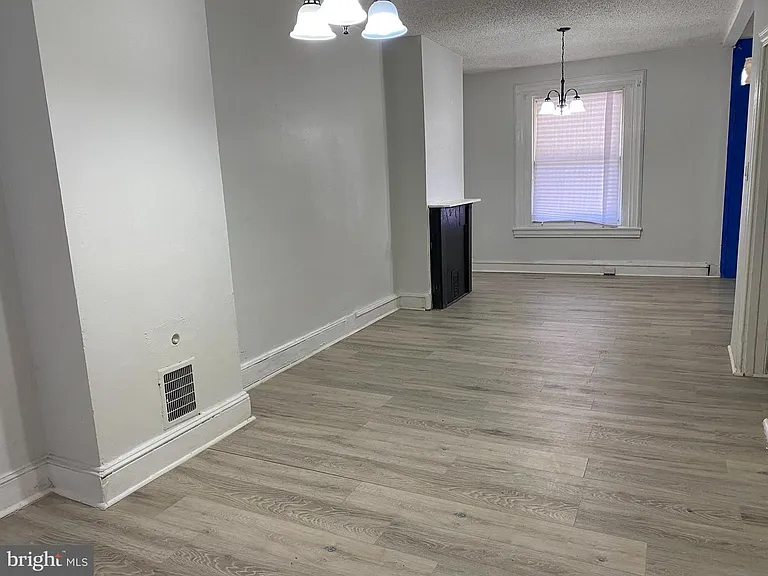 6033 Kershaw St — Photo 2