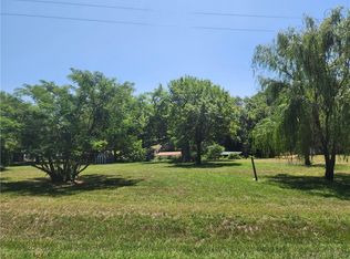 600 Lake Viking Ter, Gallatin, MO 64640