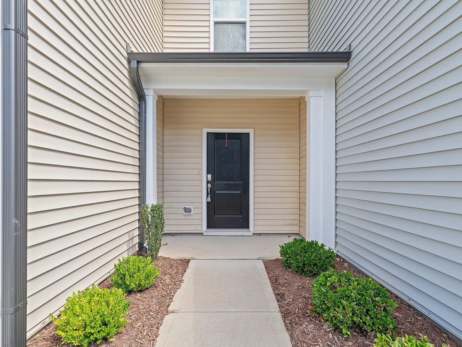 3 bed, 2.5 bath, $2,295 — Photo 4