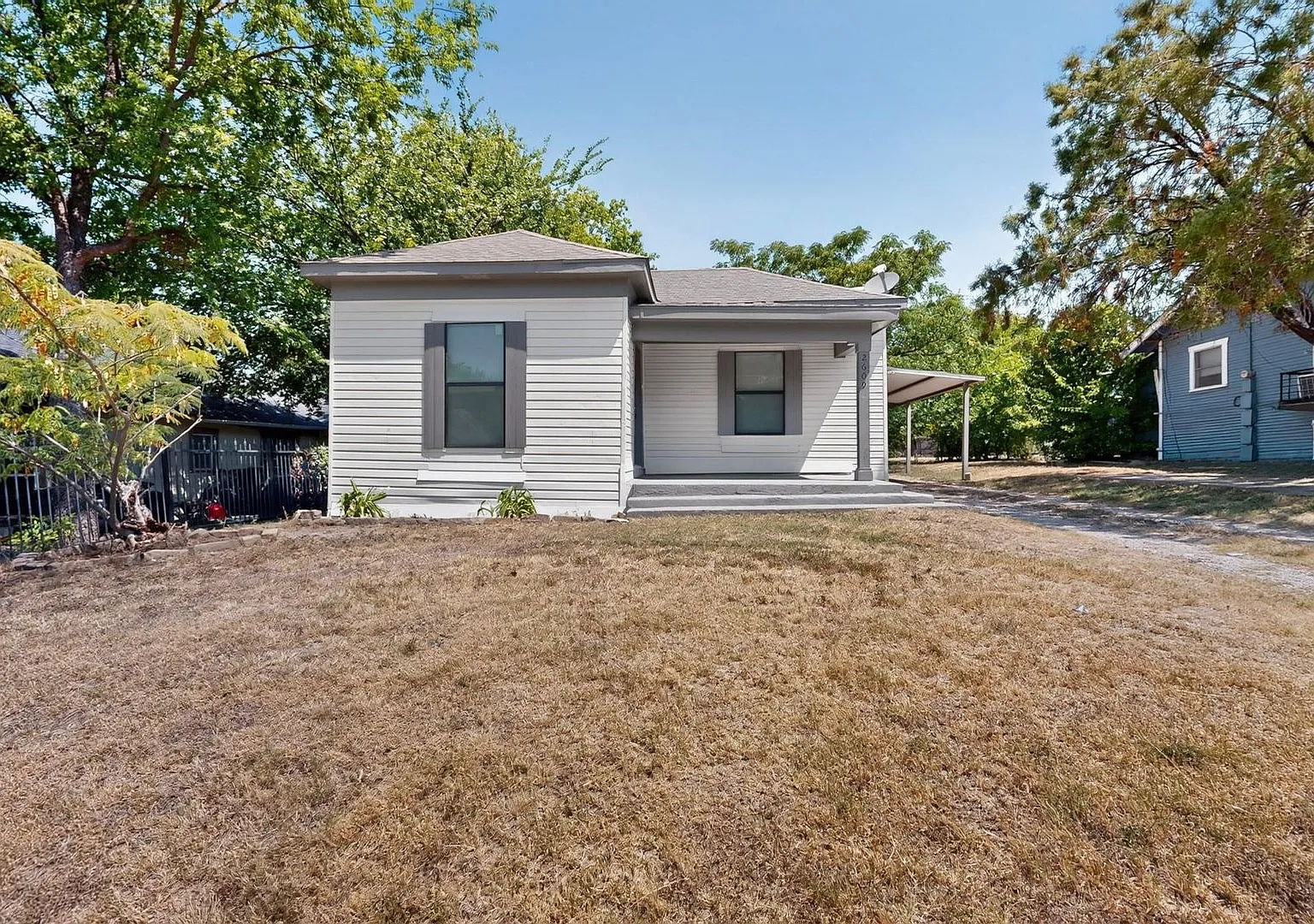 Charming 3-Bedroom Home with Off First Month's Rent — Photo 1