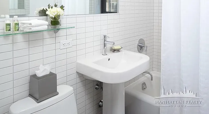 Rented by Manhattan Realty Group | media 9