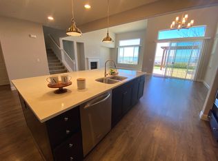 71 Sonas Dr, Hayward, CA 94542