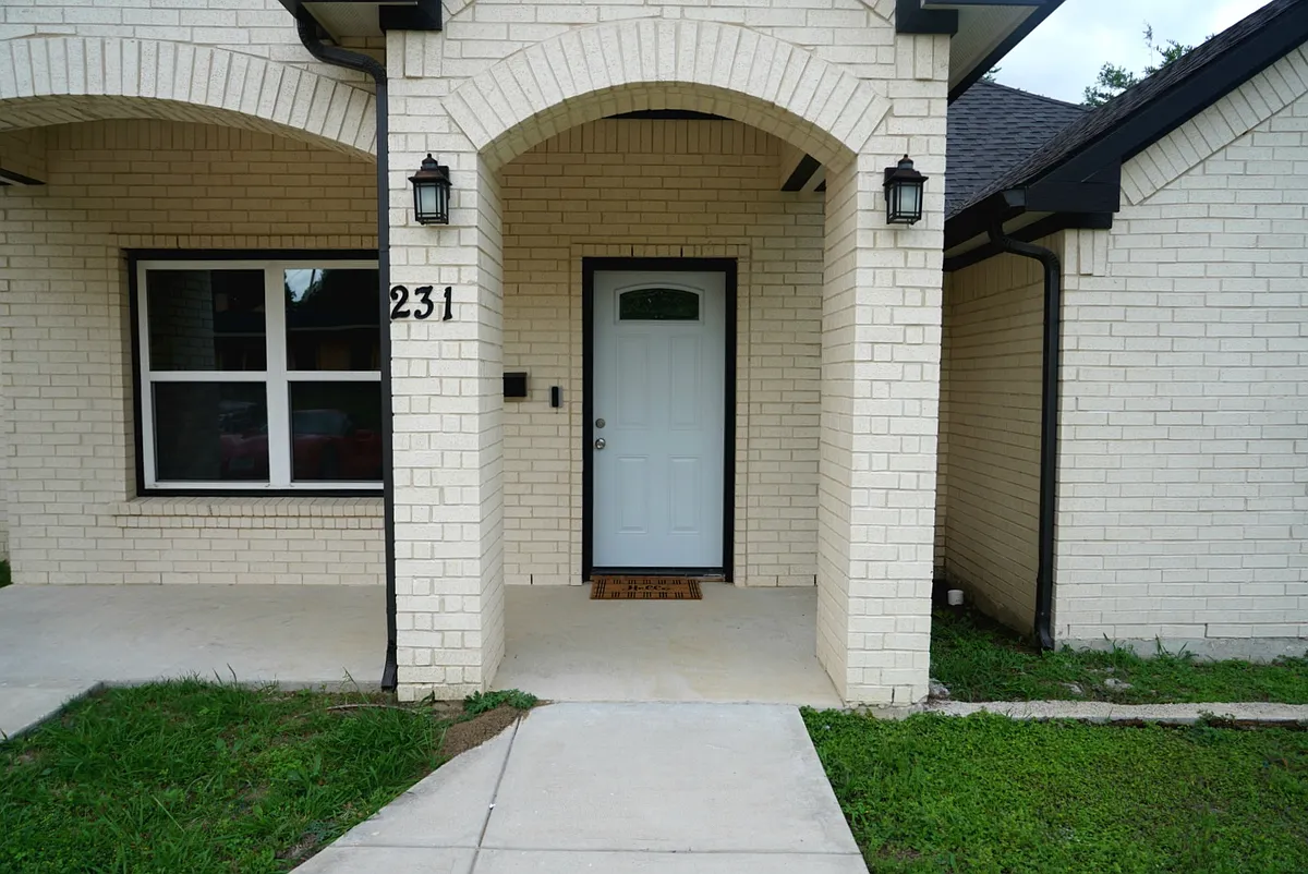 Building Photo - 231 Glenfield Dr