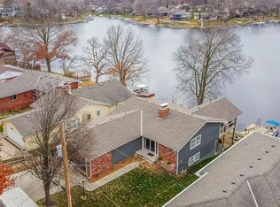 355 NW North Shore Dr, Lake Waukomis, MO 64151