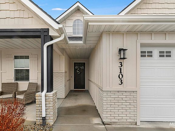 3rd image of 3103 Moonrise Rd