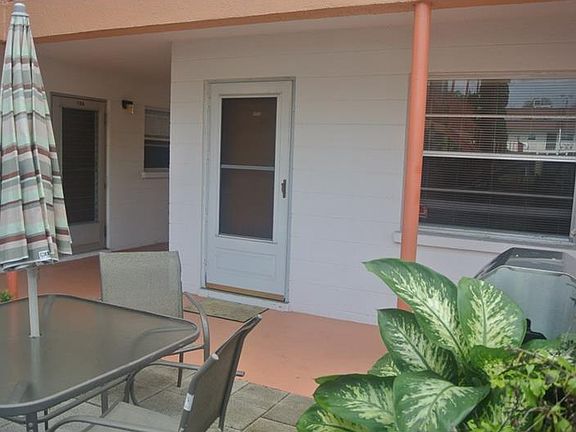 2nd image of 220 Park Blvd N APT 102