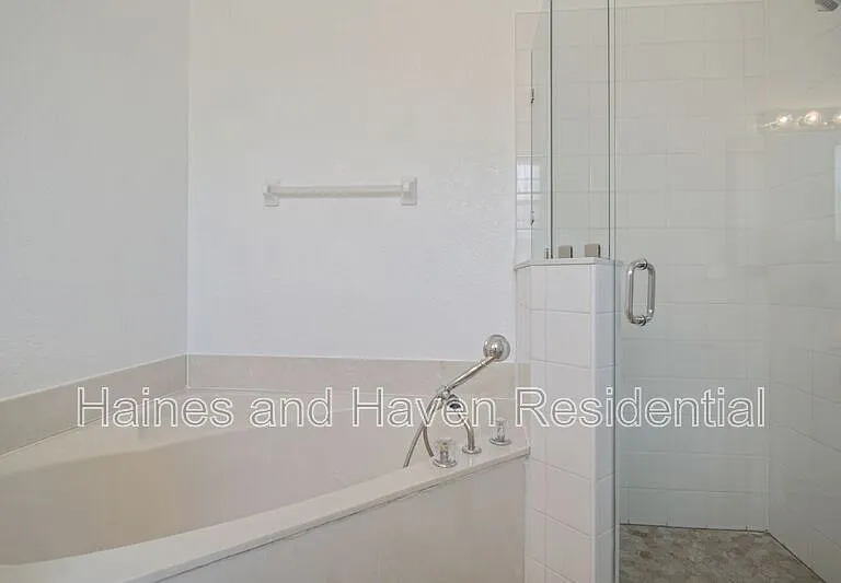12201 Indian Creek Dr — Photo 21