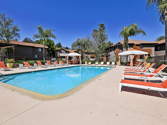 5th image of 1660 Kendall Dr
