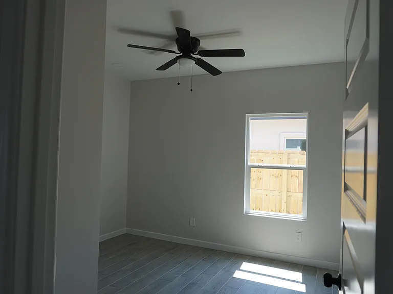 1004 Sugar Garden Ave #2 — Photo 6