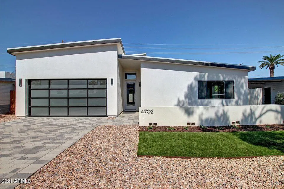 3 bed, 2.0 bath, 1895 sqft, $5,000 — Photo 1