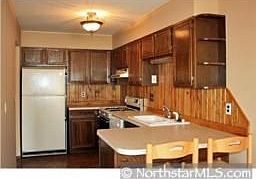 4th image of 646 143rd St E