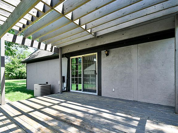3rd image of 632 Conestoga Dr