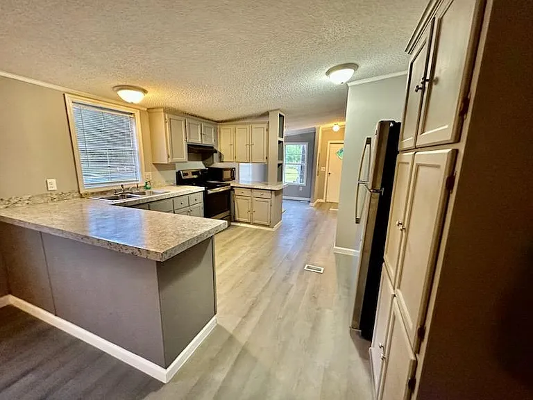 190 Julius Rd — Photo 13