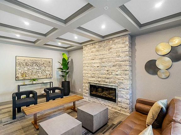 5th image of 80 E Greenbriar Pl NW #3308