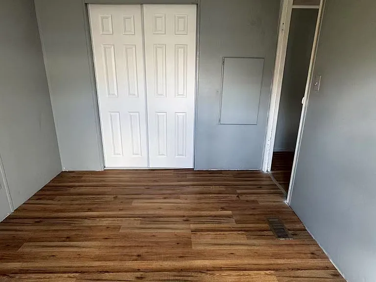 2164 Payne Ave — Photo 9