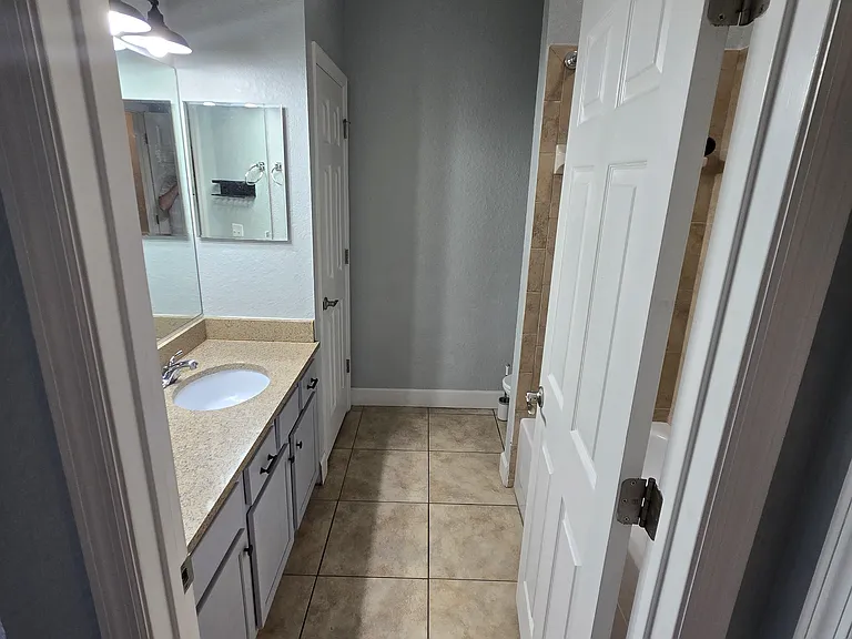2508 SW 35th Pl — Photo 12