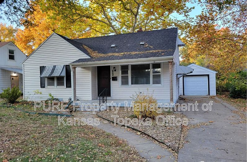 1st image of 310 SW Hillside Dr