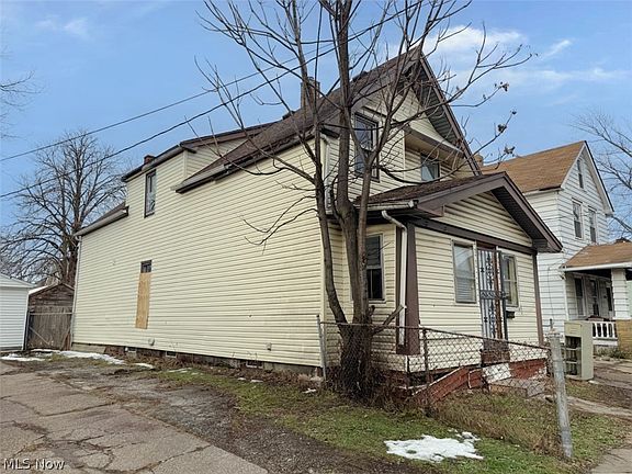 2nd image of 3934 Arnold Ct