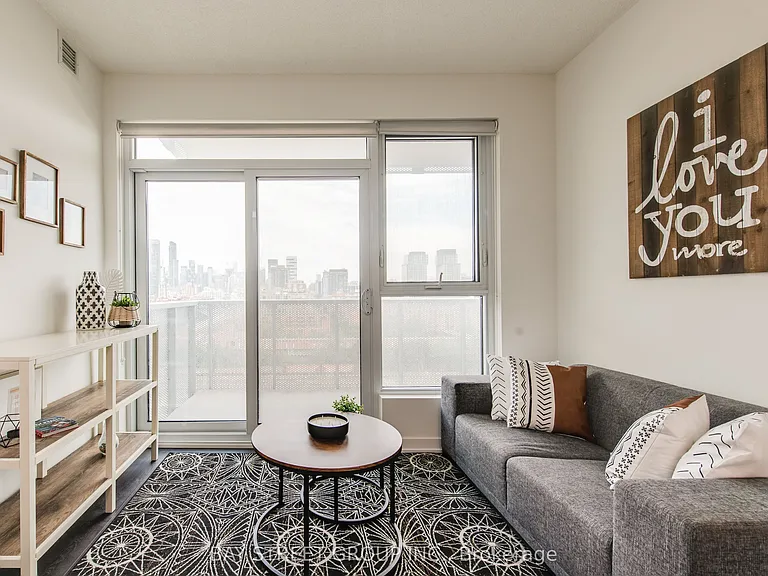 20 Richardson St #918 — Photo 13