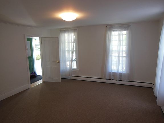 1st Floor Living Room