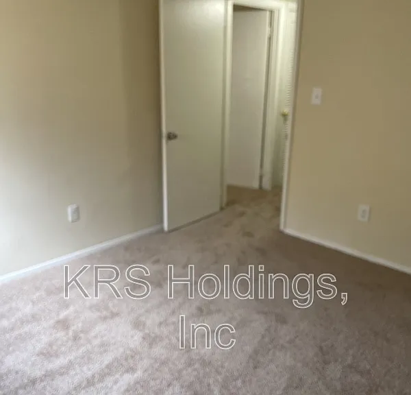 1229 Nelson St #A — Photo 4