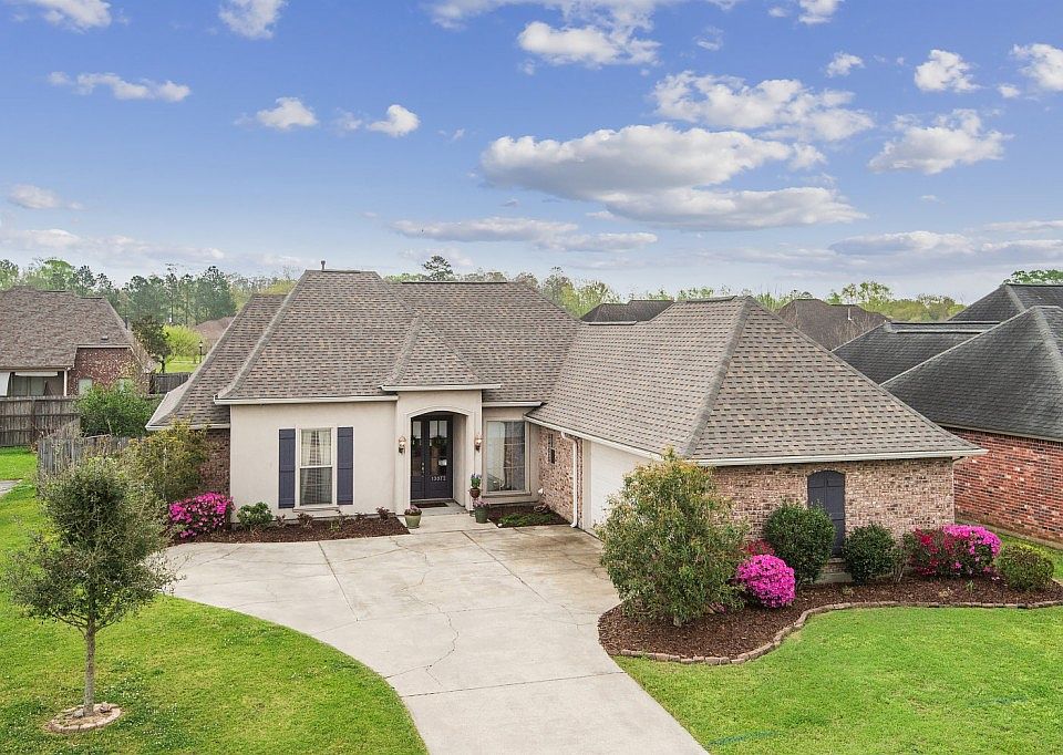 1st image of 13072 Dutchtown Lakes Dr