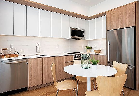 3rd image of 276 20th St #2
