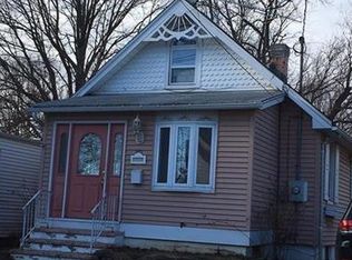 353 Berry St, Woodbridge, NJ 07095