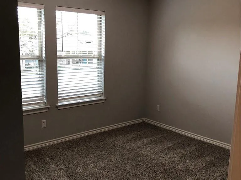 2329 Pecan Island Dr — Photo 24