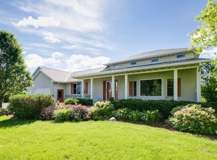 1526 Mark Ct, Shakopee, MN 55379