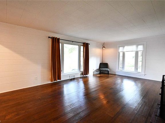 5th image of 929 Reservoir Dr NE