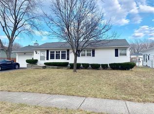 36 Caren Dr, Rochester, NY 14622