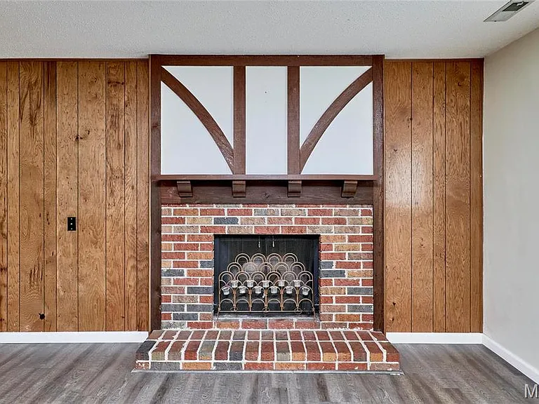 241 Valleyoak Ct — Photo 38