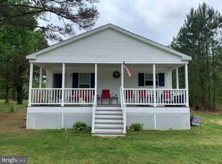 301 Rappahannock Beach Dr, Tappahannock, VA 22560