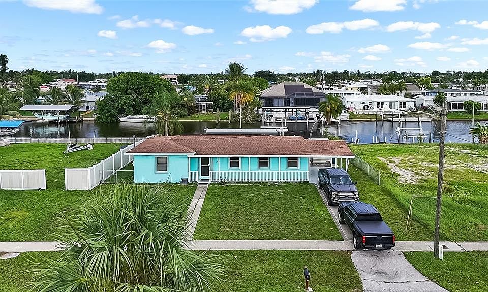 1st image of 21748 Edgewater Dr
