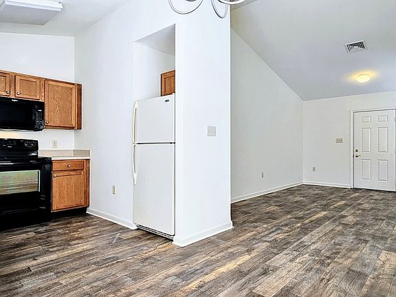 4th image of 680 Wallingford Rd APT 106