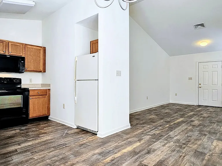 680 Wallingford Rd #106 — Photo 4
