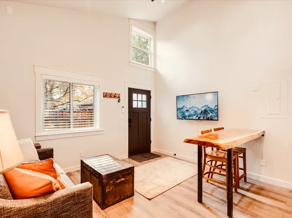 1553 SE Nehalem St #A, Portland, OR 97202