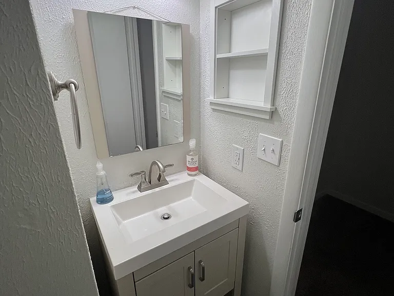 210 Timber Dr — Photo 7