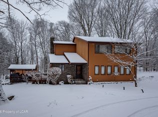 31 Hilltop Dr, Shavertown, PA 18708