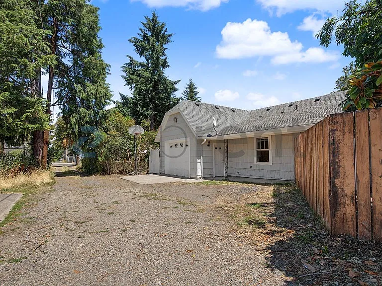 6525 N Montana Ave — Photo 17