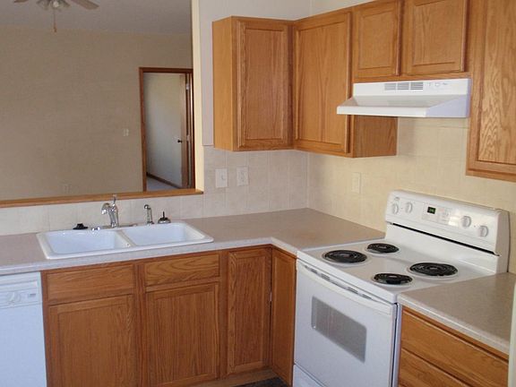 4th image of 1715 Clover Dr