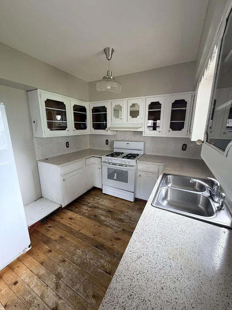 1336 S 25th Ave - 4 Bed/2 Bath in Columbus Park | Hardwood Floors, Full Appliance Package, Detach... — Photo 1