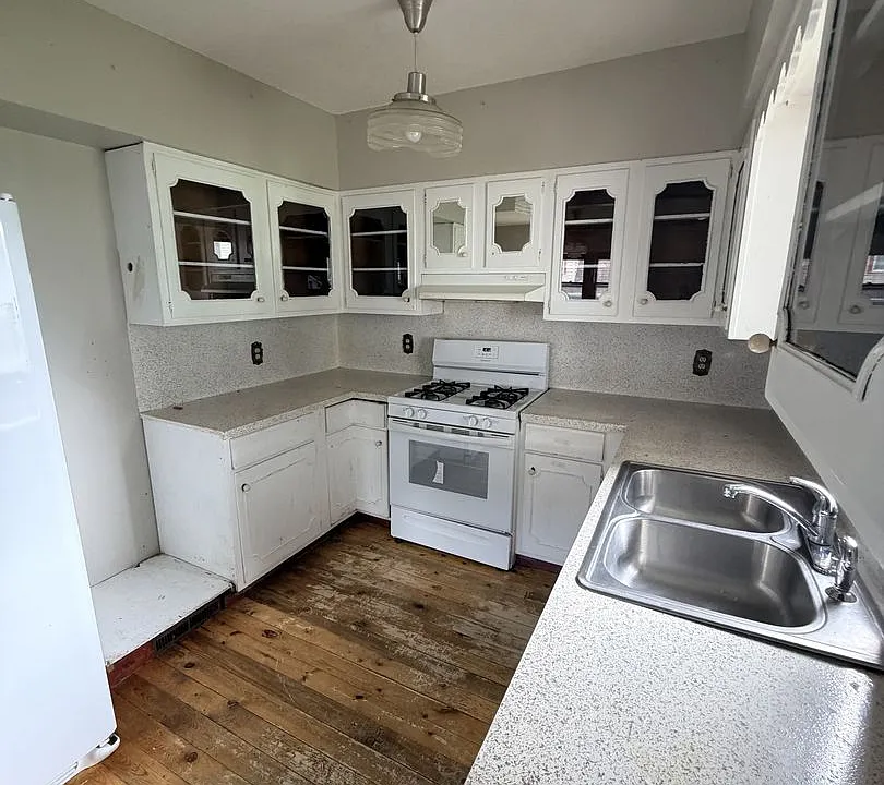 1336 S 25th Ave