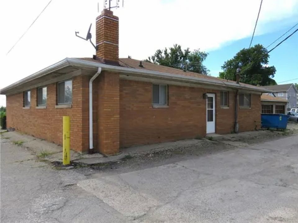 2nd image of 513 N Sherman Dr